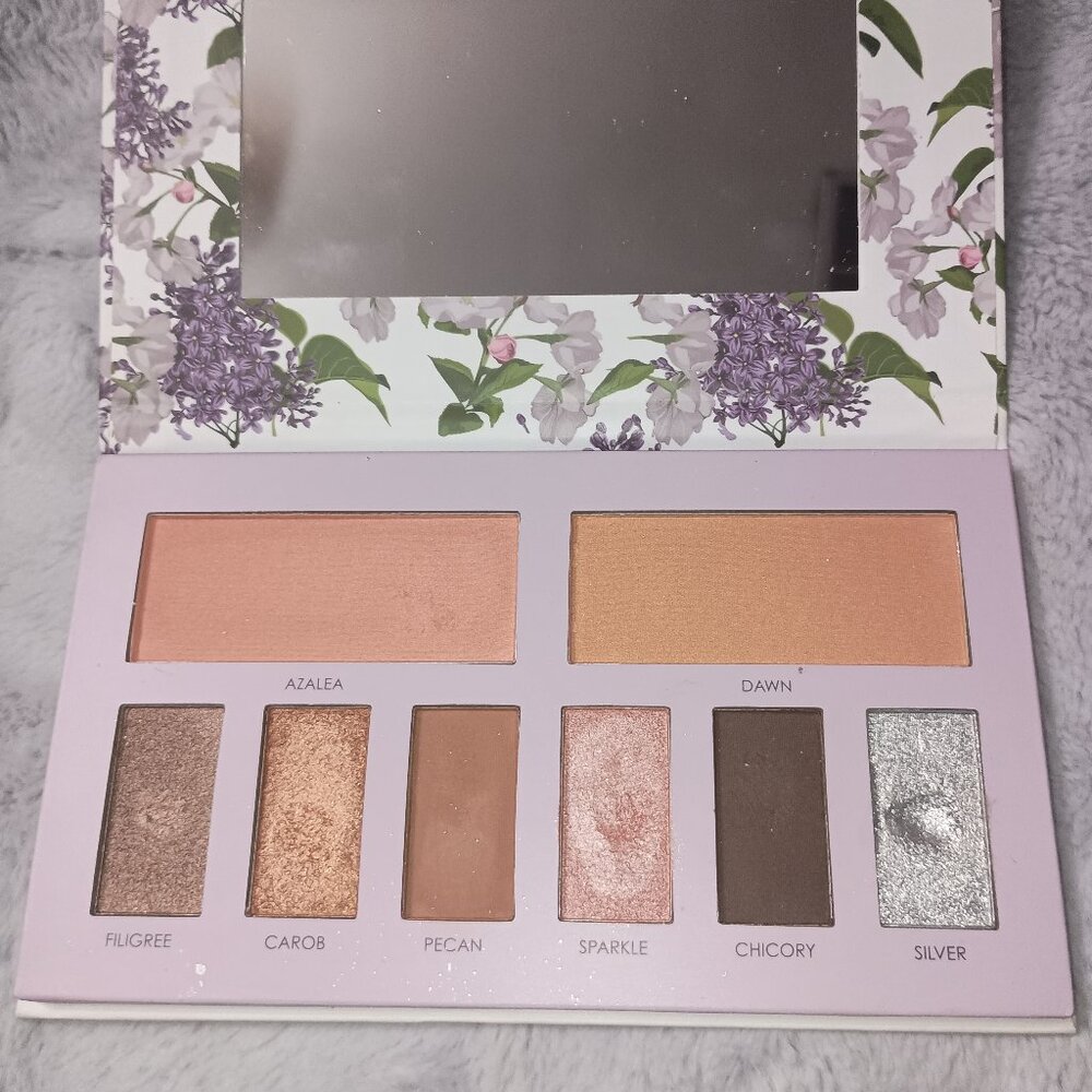 Seraphine Botanicals Sakura + Sage Vegan Eyeshadow & Blush Palette